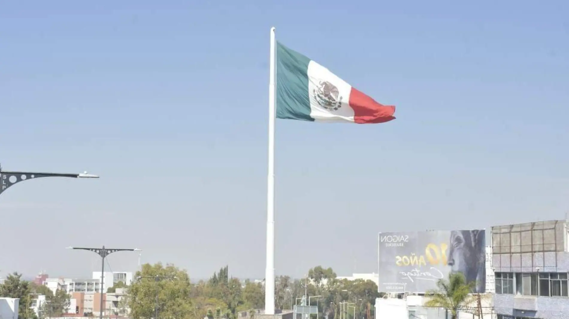 Bandera monumental